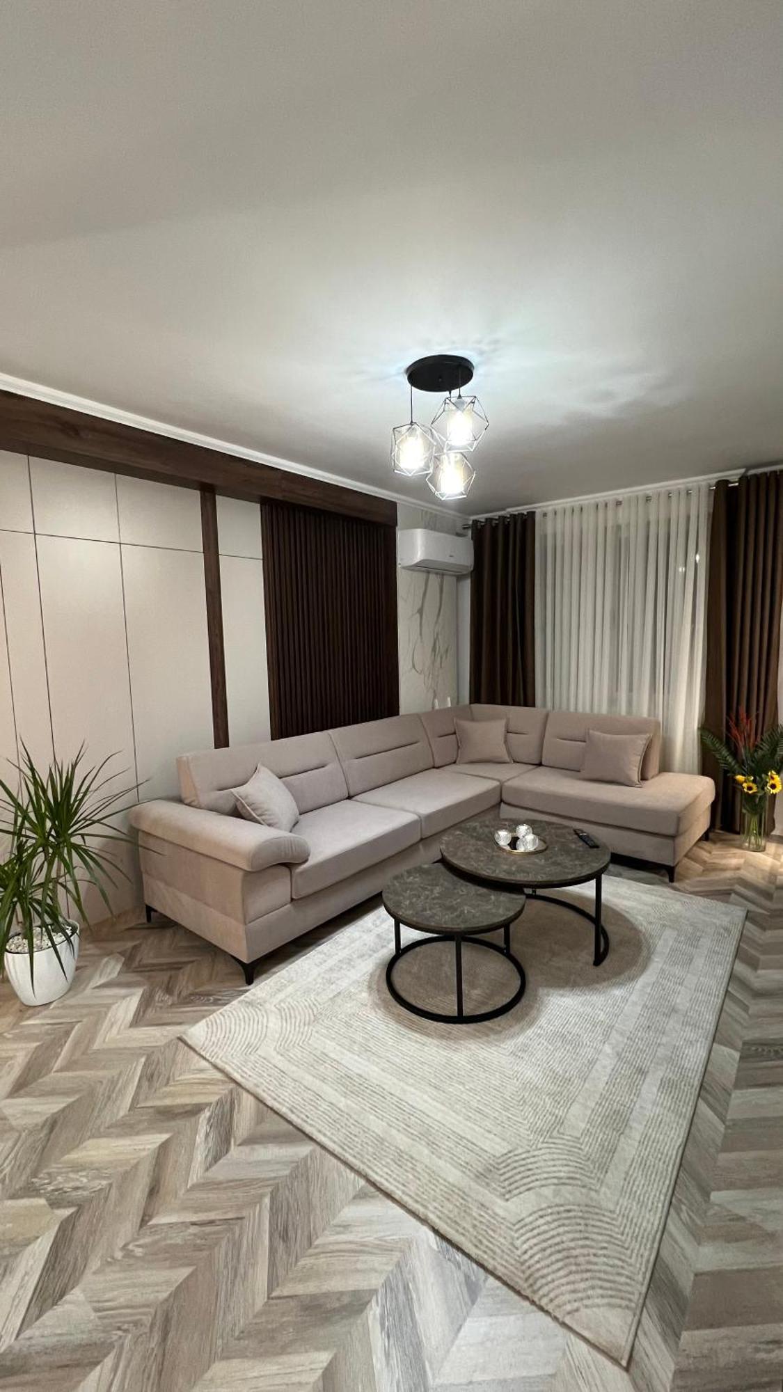 Erlaiden Apartment Shkoder Bagian luar foto
